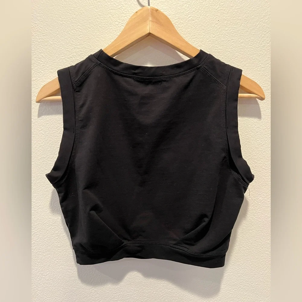 Arrive Guide Crop Top - Picture 3 of 4